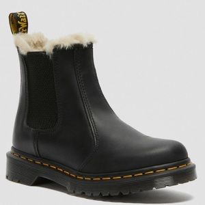 Dr martens Chelsea boots black fir lined women’s 8